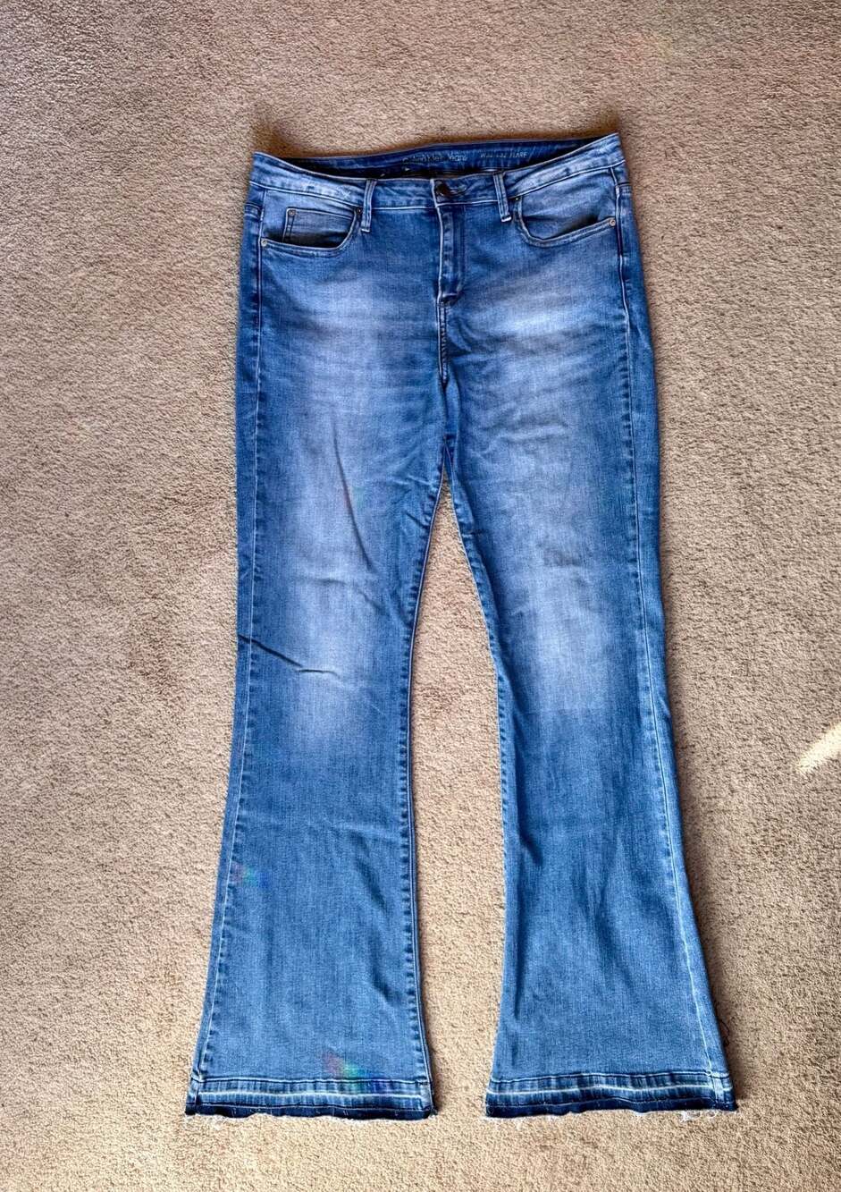 Y2K Flare Jeans • Indie Sleaze • 2000s Low Rise Vibes • Festival Core • Vintage